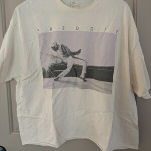 Light cropped Freddie Graphic Cream T-Shirt